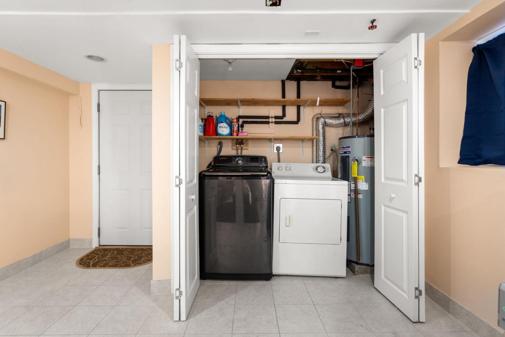 Hot Tub, Electric Bikes, Solo Stove, Projector, Smores Marblehead Bagian luar foto