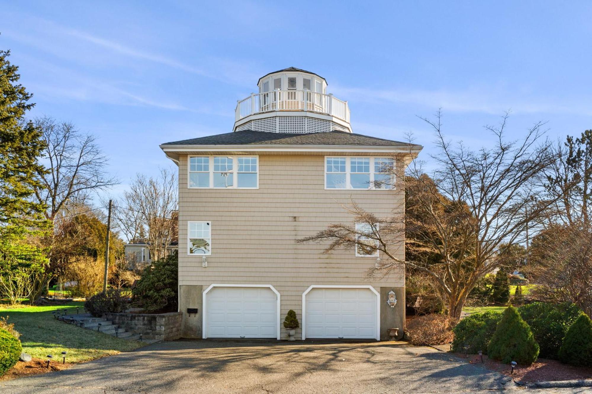 Hot Tub, Electric Bikes, Solo Stove, Projector, Smores Marblehead Bagian luar foto