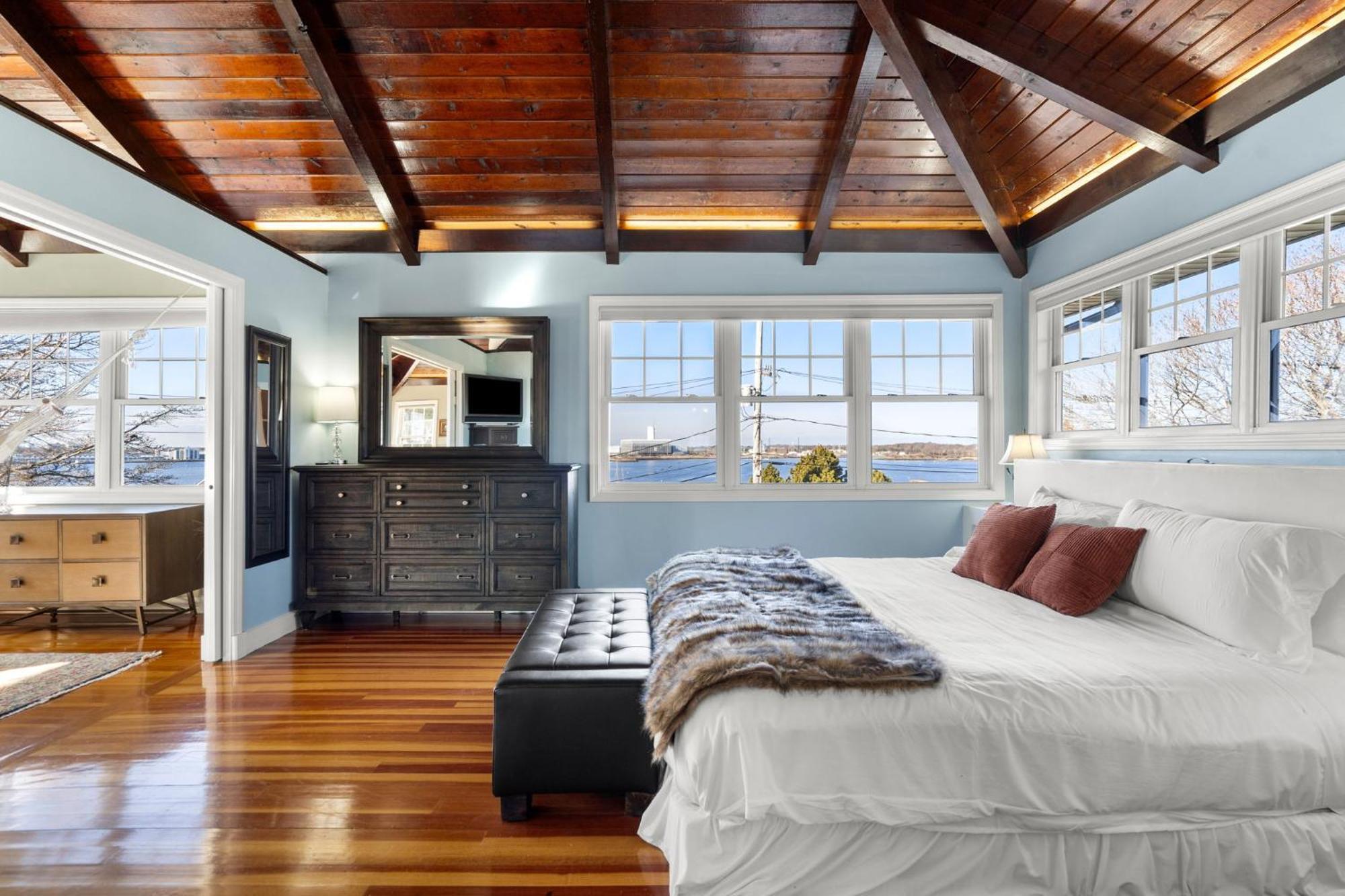 Hot Tub, Electric Bikes, Solo Stove, Projector, Smores Marblehead Bagian luar foto