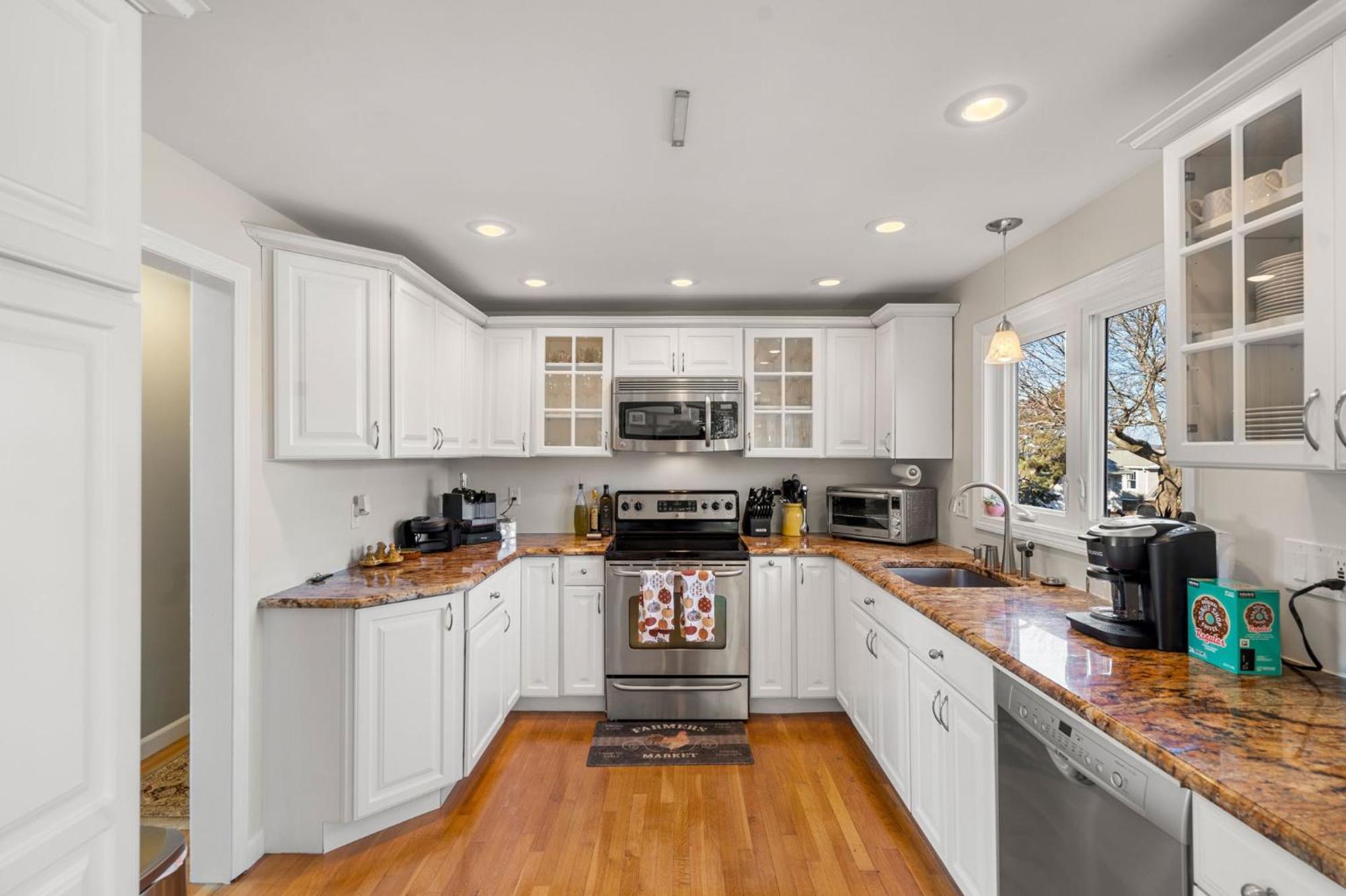Hot Tub, Electric Bikes, Solo Stove, Projector, Smores Marblehead Bagian luar foto