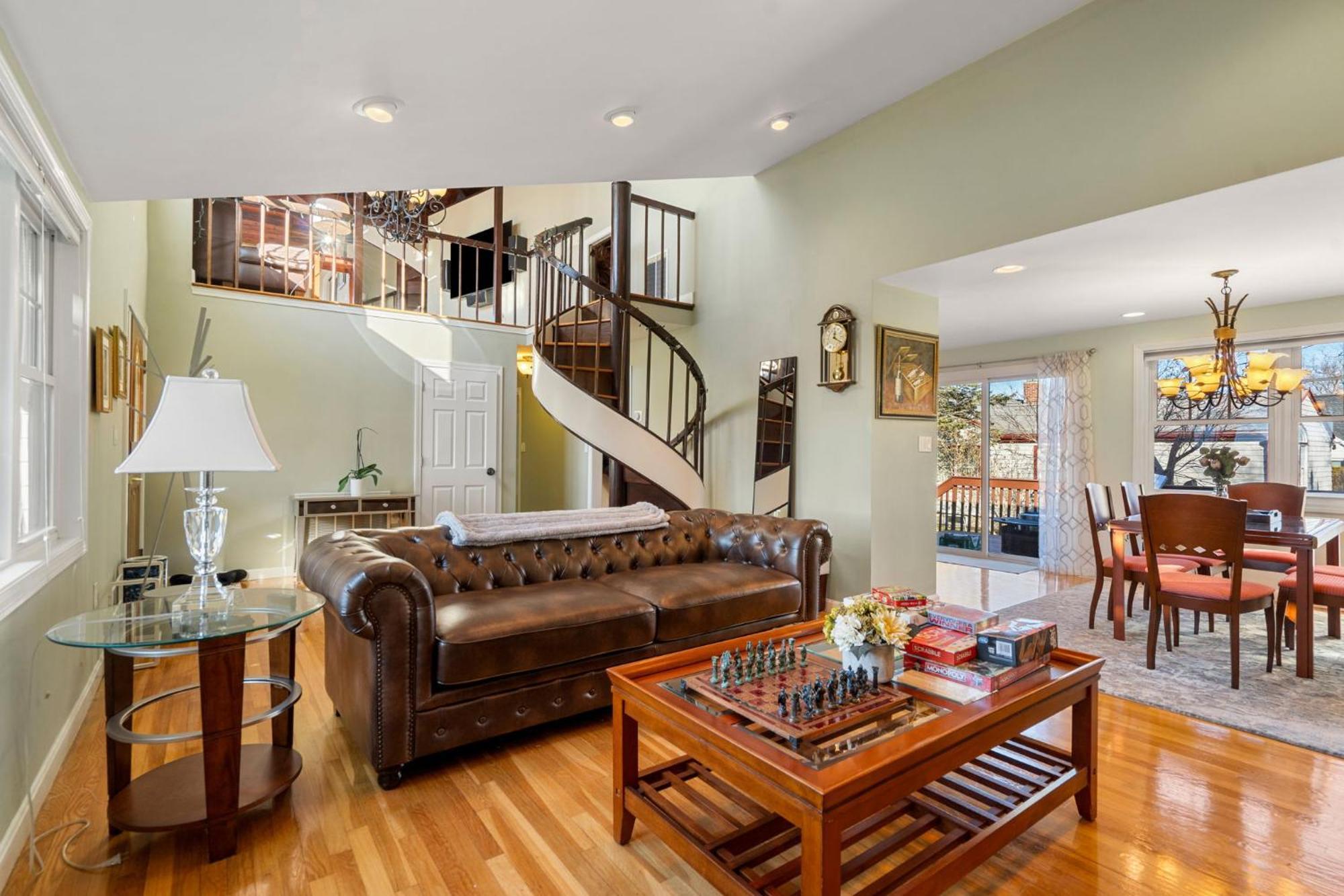 Hot Tub, Electric Bikes, Solo Stove, Projector, Smores Marblehead Bagian luar foto